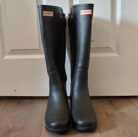 HUNTER TALL BLACK RAIN BOOTS - Picture 1 of 2